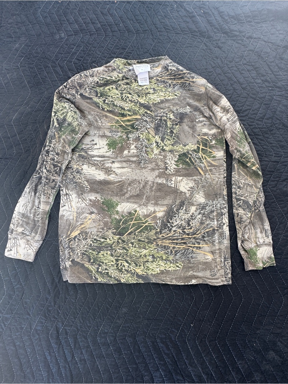 Rustic ridge Men's Long Sleeve Realtree Camo Top - Green & Brown